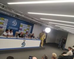“Динамо” представило Лунёва в костюме пожарного