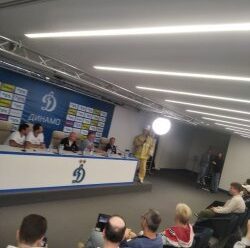 “Динамо” представило Лунёва в костюме пожарного