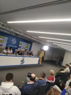 "Динамо" представило Лунёва в костюме пожарного
"Динамо" представило Лунёва в костюме пожарного